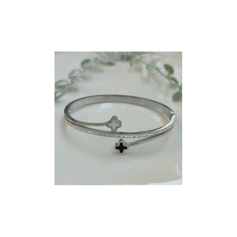 Brazalete plateado doble trebol
