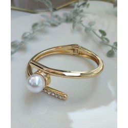 Brazalete dorado con perla de agua
