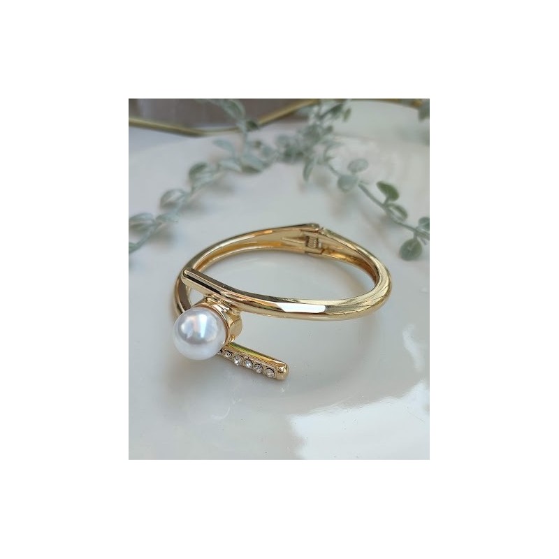 Brazalete dorado con perla de agua Brazalete dorado con perla de agua