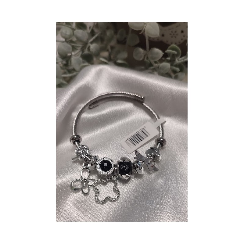 Brazalete con charms