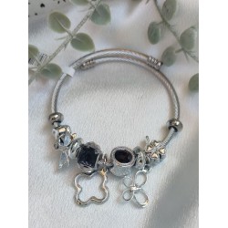 Brazalete con charms