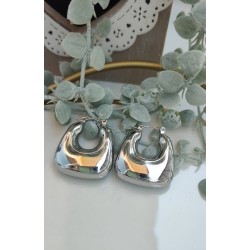 Pendientes semicuadrados plateados