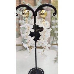 Pendientes blancos