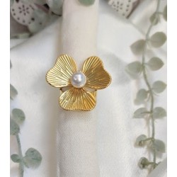 Anillo ajustable Flor con perla de agua natural